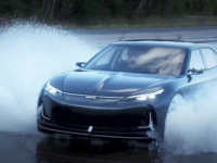 SVI SU ODUŠEVLJENI TIM NOVIM PUTOVANJEM: Saab se vraća i proizvodit će se u Švedskoj?