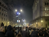 DRAMATIČNO NA ULICAMA BEOGRADA: 'Vučiću, hapsi mene, ja sam organizator, pusti djecu iz zatvora…'