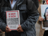 'SB' NA IZRICANJU NEPRAVOMOĆNE PRESUDE ZA RATNI ZLOČIN U ZECOVIMA KOD PRIJEDORA: Petorica bivših pripadnika VRS osuđeni na ukupno 59 godina zatvora (FOTO)