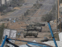 PRIMIRJE JE KRATKO TRAJALO: Deseci izraelskih tenkova, oklopnjaka i buldožera upali na jug Pojasa Gaze