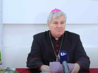 ŽELI SUŠTINU, A NE FORMU: Biskup Košić u božićnoj čestitki napao Djeda Mraza, Orašara, saonice i zaprege, ali i vrh Europske unije (VIDEO)