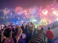 HILJADE LJUDI NA ULICAMA: Hong Kong i Tajvan ušli u 2024. veličanstvenim vatrometima