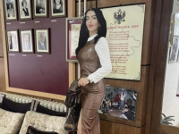 I OVO JE MOGUĆE: Kartonska maketa direktorice sa hvalospjevima na njen račun osvanula u obdaništu