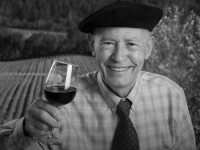 ZVALI SU GA 'KRALJEM CHARDONNAYA': U 101. godini umro najpoznatiji hrvatski vinar Mike Grgich