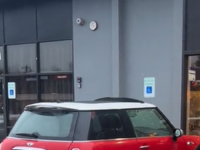 ČUDO NEVIĐENO: Ono što je uradio vlasnik Mini Coopera dugo će se prepričavati…