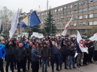'TRAŽIT ĆEMO DA NEKO IZ VLADE FBiH DOĐE': Okončan protest radnika ArcelorMittala Zenica, novo okupljanje sutra