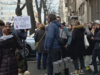 BURNO U BEOGRADU: Studenti ispred Ministarstva u Birčaninovoj ulici, traže otvaranje biračkog spiska