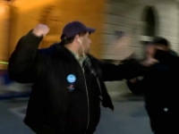 HOROR U CENTRU BEOGRADA: Tokom izvještavanja sa protesta napadnut novinar (VIDEO)