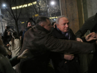 PONOĆNI HAOS U BEOGRADU: Incidenti i masovne demonstracije opozicije ispred zgrade RIK-a, Tepić otkrila razloge zbog kojih štrajka glađu…