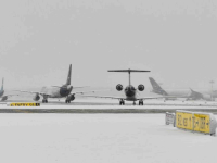KOLAPS NA MINHENSKOM AERODROMU: Snijeg neprestano pada, kašnjenja i otkazivanje više od 100 letova (FOTO, VIDEO)