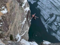 SNIMAK KOJI LEDI KRV U ŽILAMA: Ratni veteran srušio svjetski rekord u 'smrtonosnom zaronu'! (VIDEO)