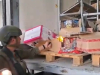 BRUTALNO: Izraelski vojnici zapalili zalihe hrane i vode za Palestince (VIDEO)