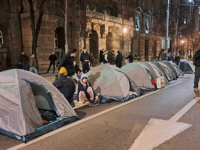 PORUČILI SU DA SE NEĆE POMAĆI 24 SATA: Studenti i dalje blokiraju centar Beograda