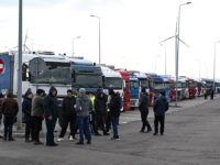 BLOKIRANI GLAVNI GRANIČNI PRELAZI IZMEĐU UKRAJINE I POLJSKE: Puštaju se samo tri kamiona na sat