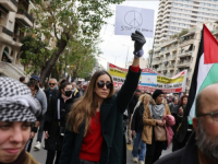 SOLIDARNOST SA PALESTINICIMA:  Hiljade ljudi marširalo do izraelske ambasade u Atini protestujući protiv napada u Gazi