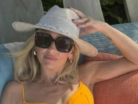 BOMBA I U PETOJ DECENIJI: Slavna glumica osvanula u vrućim pozama, fanovi na Instagramu u čudu...