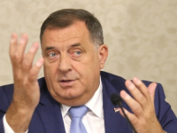DODIK NE ZNA ŠTA ĆE: Na informaciju o američkim bombarderima koji bi trebali nadlijetati BiH, pozvao ih na proslavu Dana RS-a