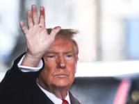 SPOMINJAO SE SIFILIS: Trumpu krvave ruke, svi se pitaju da li je bolestan