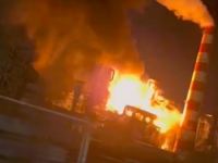 DRAMATIČNI SNIMCI IZ RUSIJE: Gori ruska rafinerija nafte, procurile snimke nakon napada ukrajnskog drona...