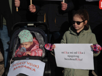 'SB' NA LICU MJESTA: Novi protesti mladih zbog smanjenih subvencija za stanove u KS (FOTO)