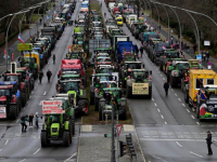 OGROMNI PROTESTI U NJEMAČKOJ: Tri hiljade traktora i 2000 kamiona blokiralo ulice Berlina