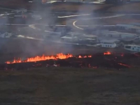 APOKALIPTIČNI PRIZORI S ISLANDA: Lava stigla do grada Grindavik i guta sve pred sobom (VIDEO)