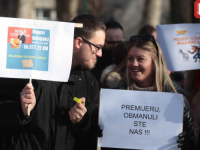 'SVI SU MLADI NEUKI, SAMO JE NIHAD - UK': Pogledajte šta su mladi poručili premijeru i Vladi Kantona Sarajevo (FOTO)