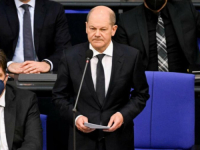 SCHOLZ POZVAO DEMOKRATE DA SE SUPROTSTAVE 'FANATICIMA' S KRAJNJE DESNICE: 'Štitimo sve, bez obzira na porijeklo, boju kože ili koliko je...'