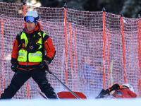 HITNO PREVEZENA HELIKOPTEROM U BOLNICU: Najbolja skijašica svijeta doživjela jezivu povredu na veleslalomu (VIDEO)