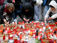 MJESEC DANA KASNIJE: Filozofski fakultet u Pragu otvorio vrata prvi put nakon masakra u kojem je ubijeno 14 osoba