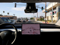 PROBLEMI S KAMEROM: Tesla zbog softverske greške povlači skoro 200.000 automobila