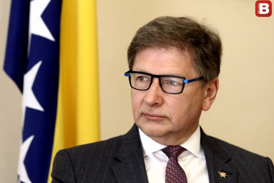 HADŽIKADIĆ KOMENTARISAO MOSTARSKI SASTANAK: ‘Show u Dodikovoj i Čovićevoj režiji, a kompromis će biti…’