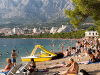 HRVATSKA POSTAJE SVE NEDOSTIŽNIJA: Ležaljke, suncobrani i druge zanimacije na plaži bit će još skuplje