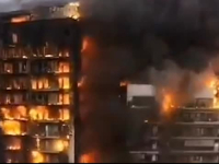 SCENE UŽASA U VALENCIJI: Vatra progutala zgradu od 14 spratova, broj žrtava raste iz sata u sat (FOTO, VIDEO)