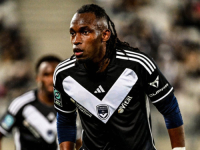 UŽAS NA SAMOM POČETKU UTAKMICE U FRANCUSKOJ: Napadač Bordeauxa u induciranoj komi nakon sudara na terenu