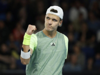 SENZACIJA U DOHI: Čeh koji ima samo 18 godina pobijedio petog tenisera svijeta