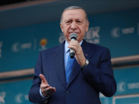 ERDOGAN SA SKUPA IZ ADANE: 'Turska odbrambena industrija stvara historiju'