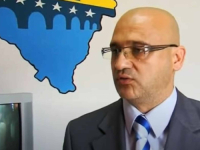 PREPOZNAJETE LI POLITIČARA SA SNIMKA: Svoje krupne političke ciljeve ostvario je 13 godina kasnije (VIDEO)