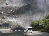 KLIZIŠTE ZATRPALO AUTOBUSE I KUĆE, POGINULO 11 LJUDI: Haos na Filipinima, nestalo više od 100 osoba