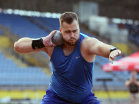 SJAJAN NASTUP MESUDA PEZERA U BEOGRADU: Večeras je dva puta rušio lični i bosanskohercegovački dvoranski rekord