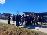OPSADNO STANJE U OMARSKOJ: Mještani brane svoje kuće, Dodik ih prevario (FOTO)
