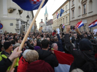 HDZ NAZIVAJU LOPOVIMA, A OD PLENKOVIĆA TRAŽE OSTAVKU: Zagreb potpuno blokiran hiljadama demonstranata, evo šta traže