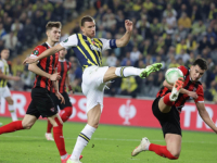 POGODAK EDINA DŽEKE NIJE POMOGAO FENERBAHCEU: Alanyaspor izvukao remi, Galatasaray ostaje na vrhu tabele