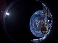 IMPRESIVNO: Lunarna sonda poslala slike Zemlje iz svemira koje oduzimaju dah (FOTO)