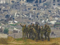 DEHUMANIZACIJA PALESTINE: Selfiji izraelskih vojnika ispred ruševina Gaze