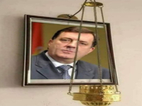 URNEBESNO: Molitva za Milorada Dodika -'Oče naš stranački i politički, ne uvedi nas u iskušenje da ostanemo bez tebe...'