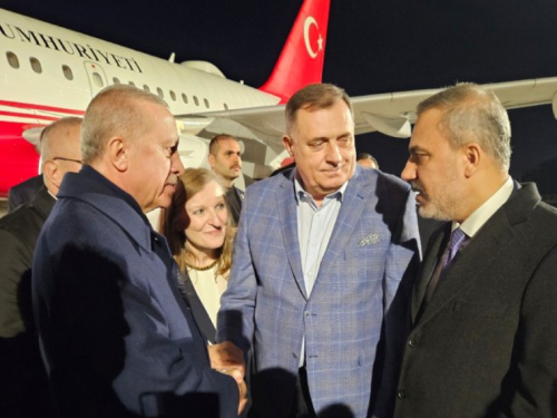 'ODAKLE SE TI POJAVI': Dodik je za rukom pošlo nemoguće, da iznenađenog turskog predsjednika dočeka na aerodromu u Antaliji! (VIDEO)