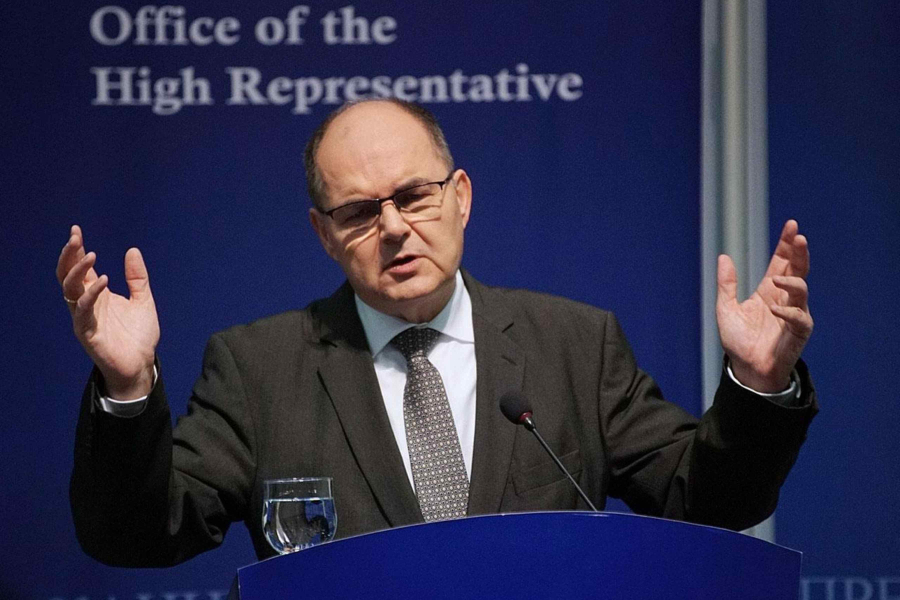 UVIJEK IMA ONO ‘ALI’: Schmidt sve pripremio za nametanje ‘tehničkih izmjena’ izbornog zakona, PA ODUSTAO?