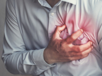 ZNAKOVI KOJE TREBATE ZNATI: Kako prepoznati je li bol u prsima zapravo srčani udar?