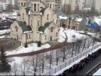 SAHRANJEN RUSKI OPOZICIONAR ALEKSEJ NAVALJNI: Iz hiljade grla se prolamalo 'Putin ubica', u Moskvi veliki broj policije; Kremlj upozorio da će... (FOTO, VIDEO)